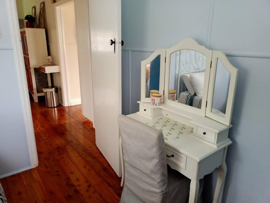 Quiet Private Cozy 3bdrm Free Parking * Brisbane