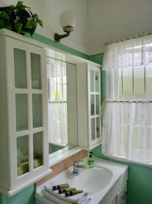 Quiet Private Cozy 3bdrm Free Parking * Brisbane