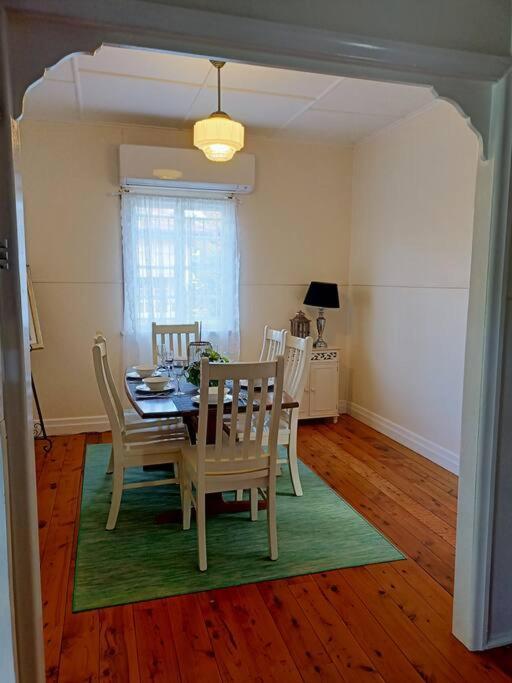 Quiet Private Cozy 3bdrm Free Parking *