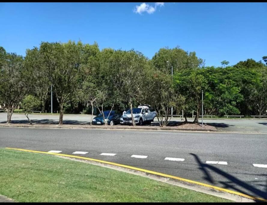 Quiet Private Cozy 3bdrm Free Parking Holiday home Brisbane