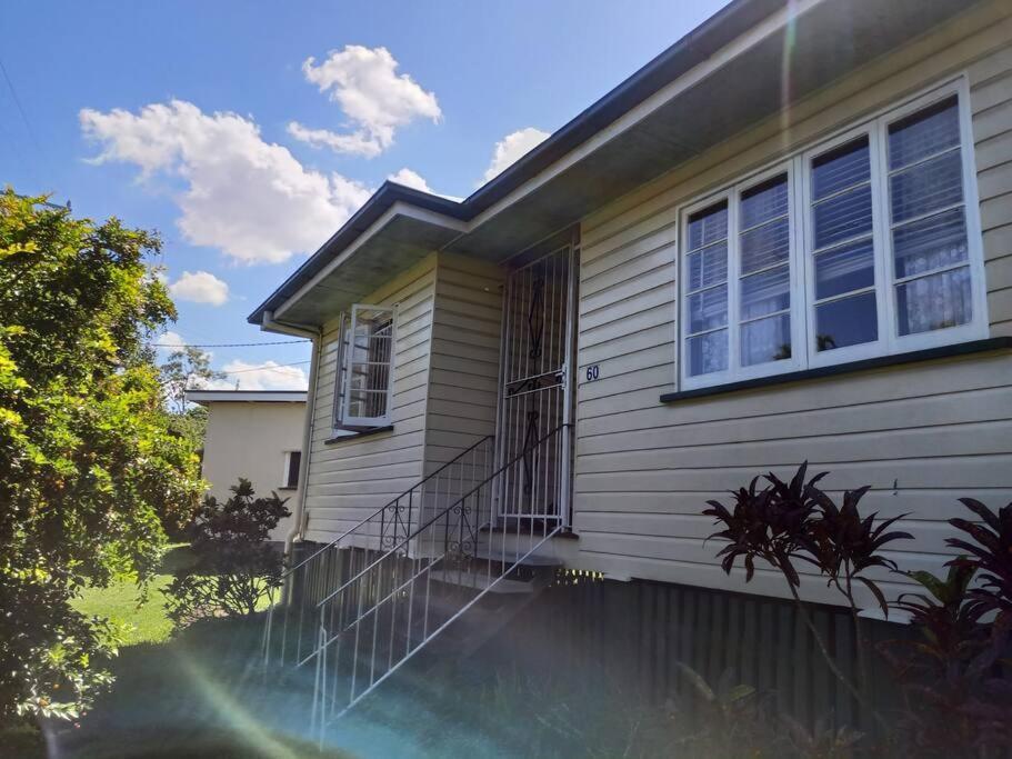 Holiday home Quiet Private Cozy 3bdrm Free Parking *